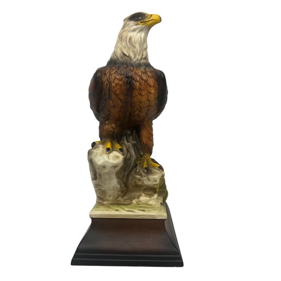 Hand Painted Resin Bald Eagle Figurine On Wood Base Signed Osamu D192R Statue - Picture 4 of 10